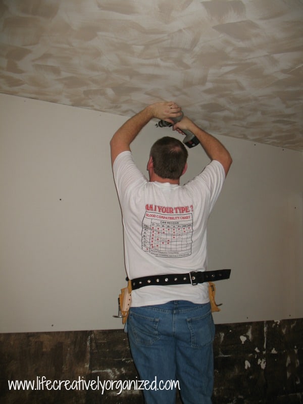 adding-drywall-near-ceiling