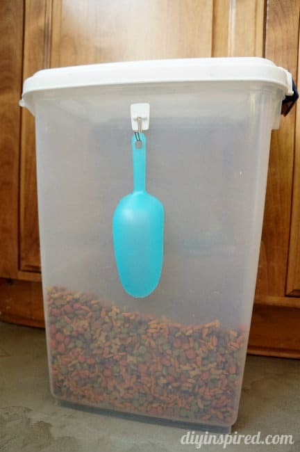 Clever-dog-food-scoop-idea