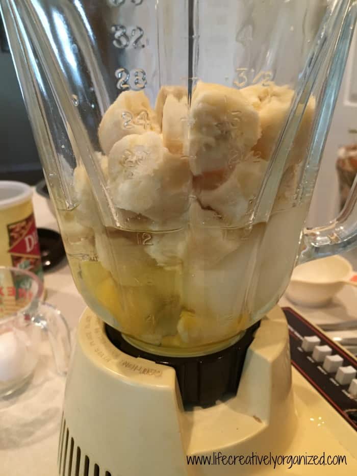 Blender banana bread adding bananas LIFE, CREATIVELY ORGANIZED