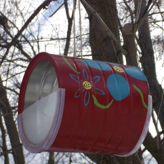 sideways-coffee-can-bird-feeder
