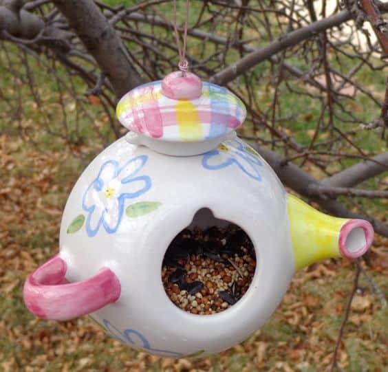 teapot-bird-feeder